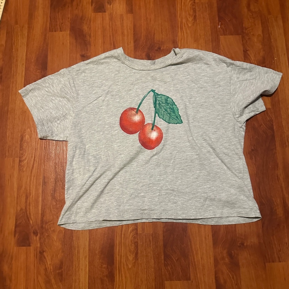 Gray Cherry Print T-Shirt size large
